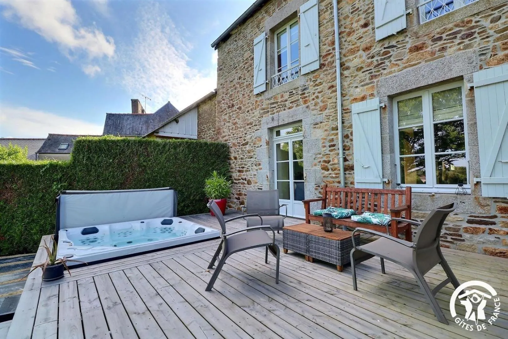 Bazouges-la-PérouseLe Jardin De Quercus住宿加早餐旅馆 住宿加早餐酒店