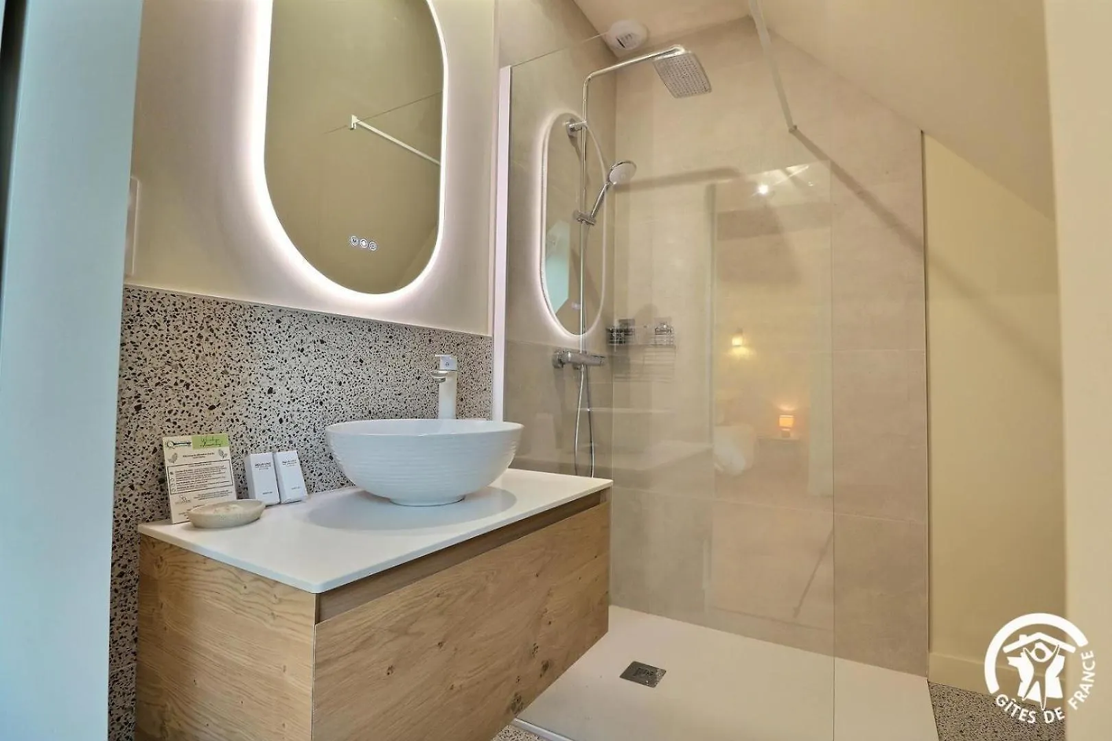 Le Jardin De Quercus Bed & Breakfast Bazouges-la-Perouse 0*,