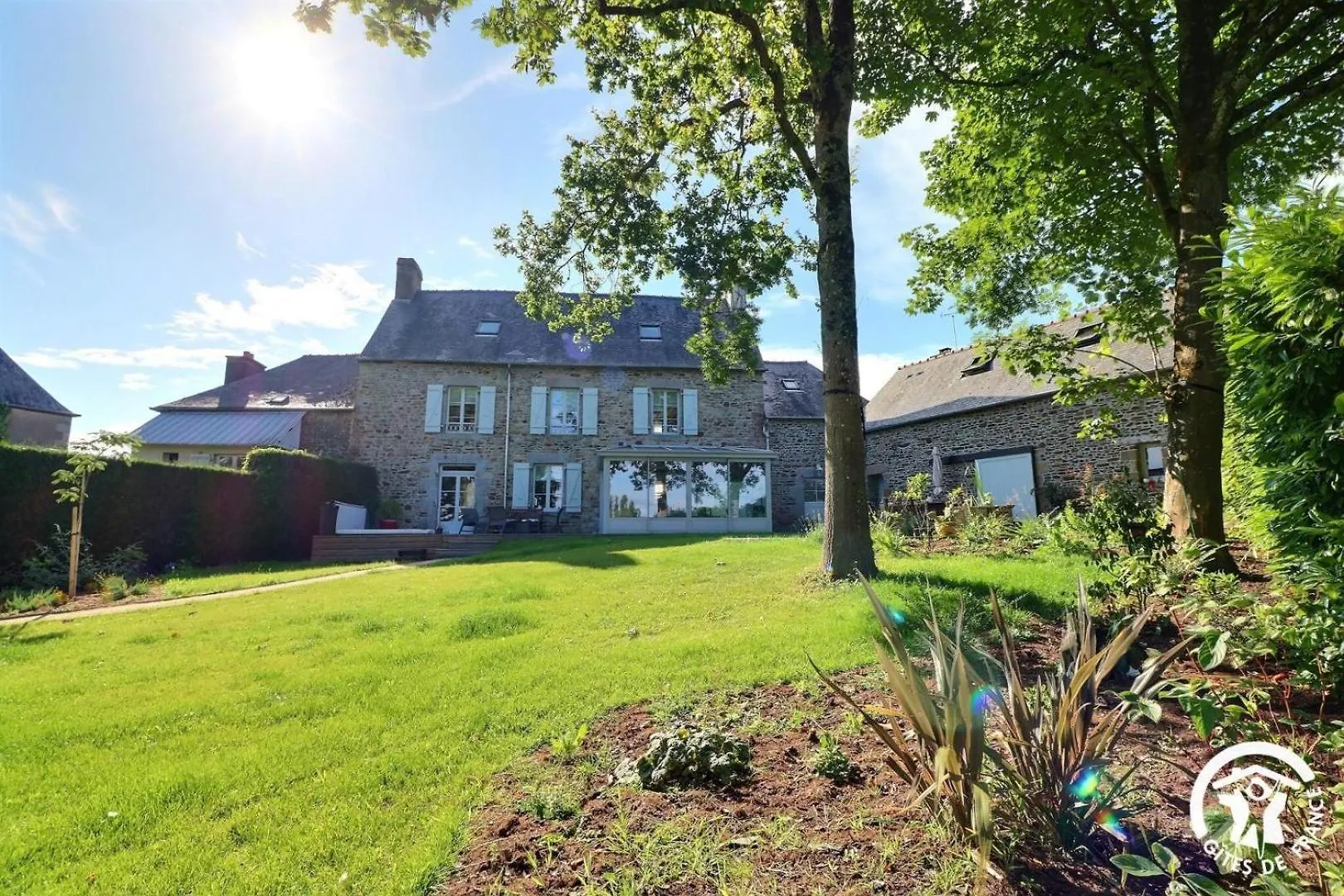 Le Jardin De Quercus Bed & Breakfast Bazouges-la-Perouse France